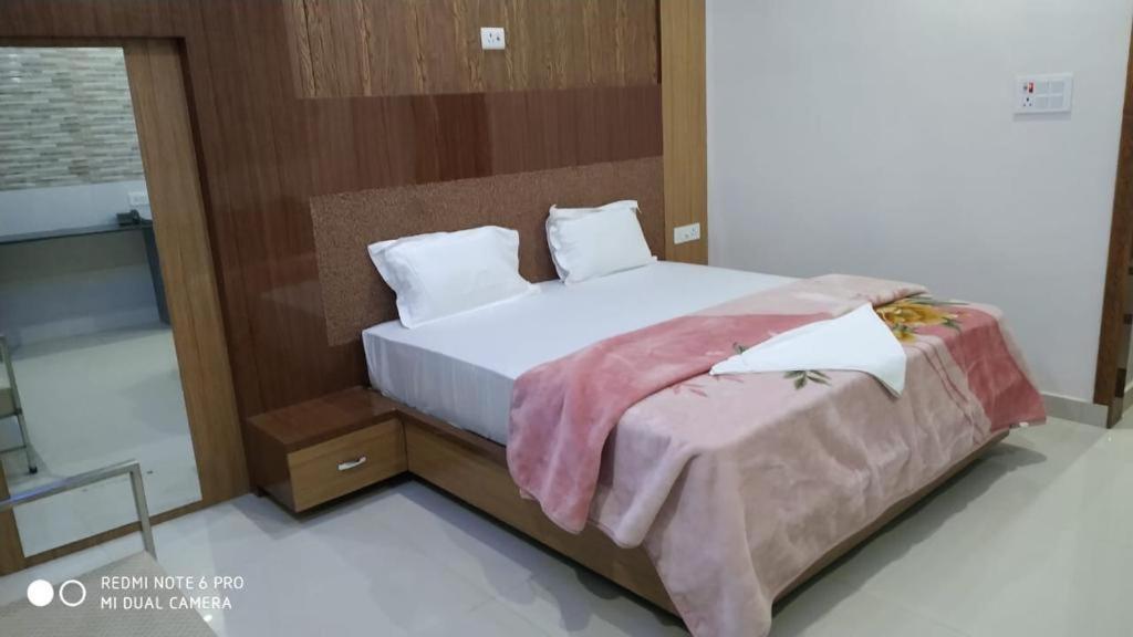 Hotel Royal Country Club Varanasi Luaran gambar