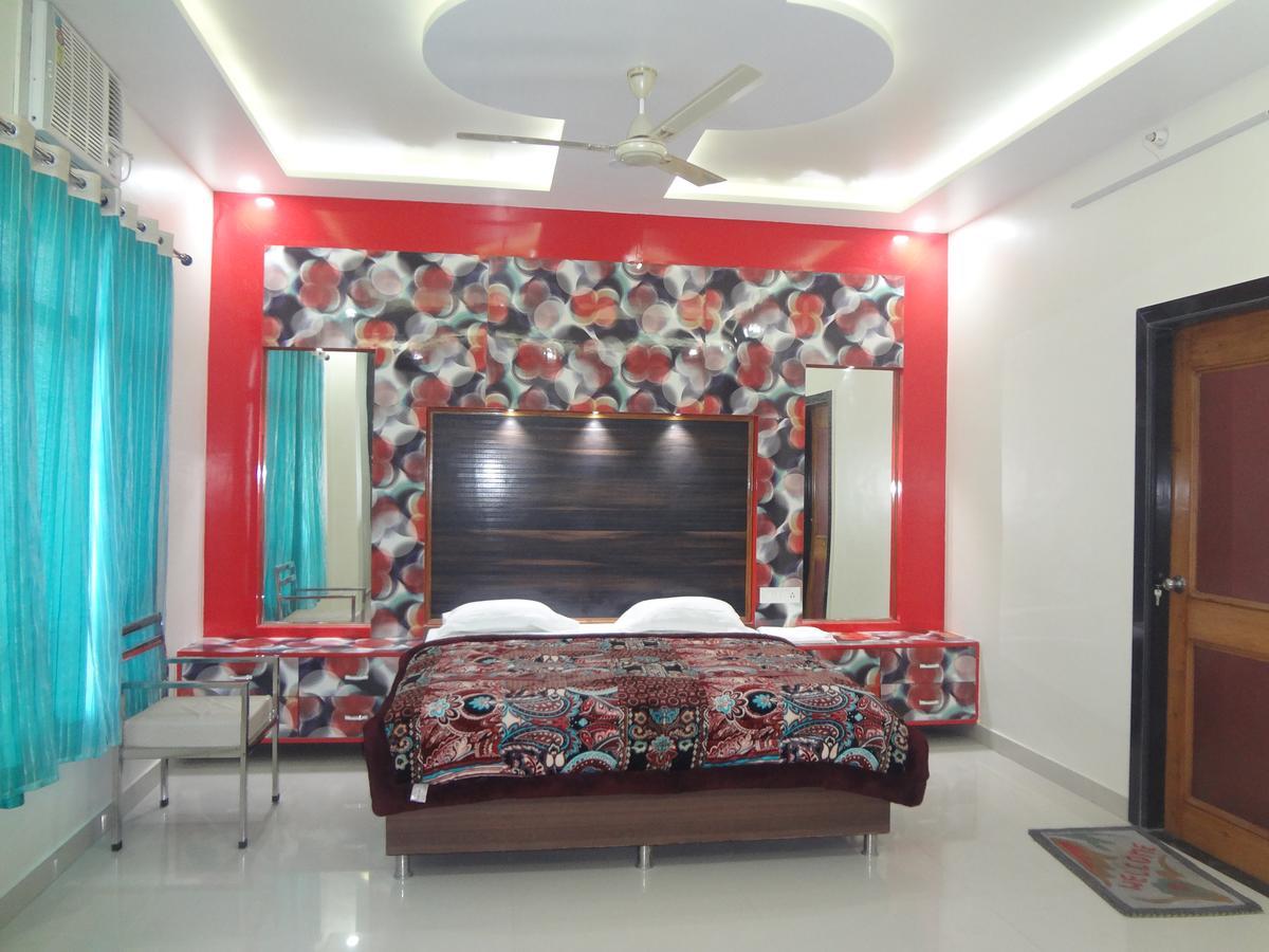 Hotel Royal Country Club Varanasi Luaran gambar